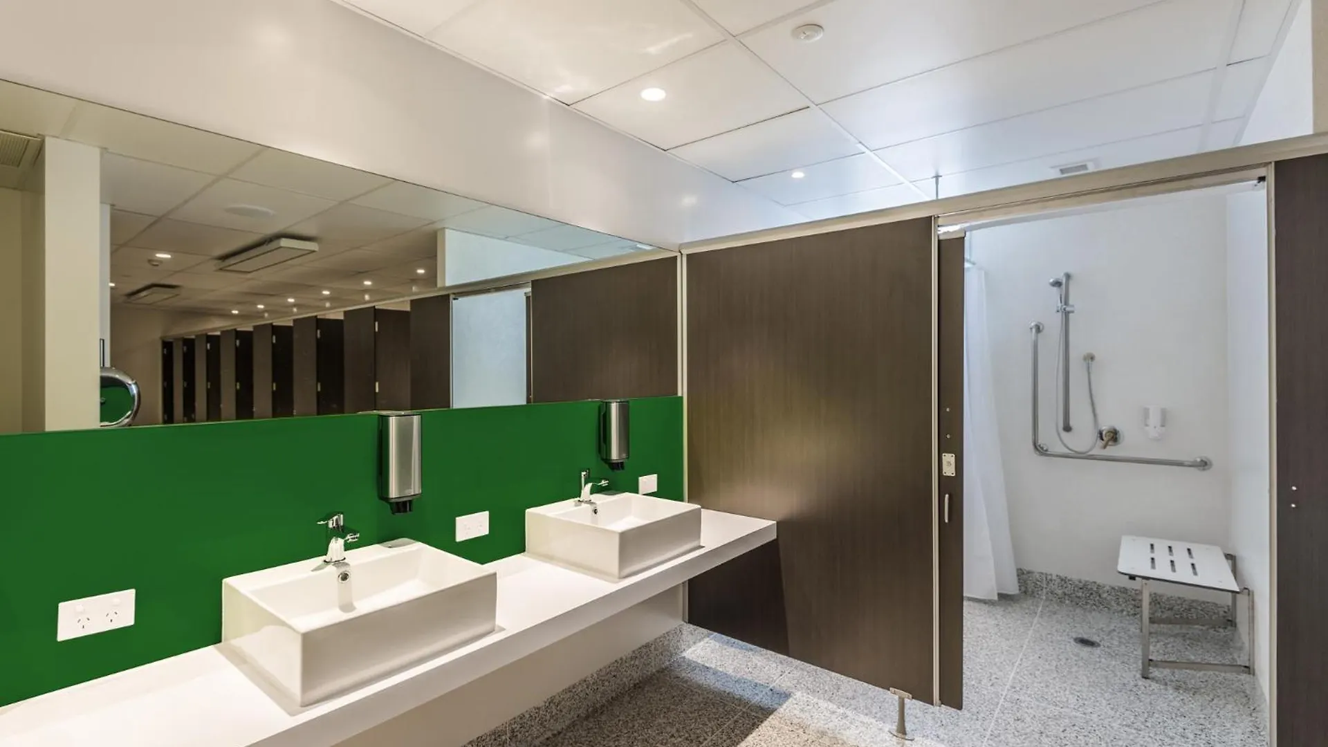 Lylo Christchurch Airport Albergue